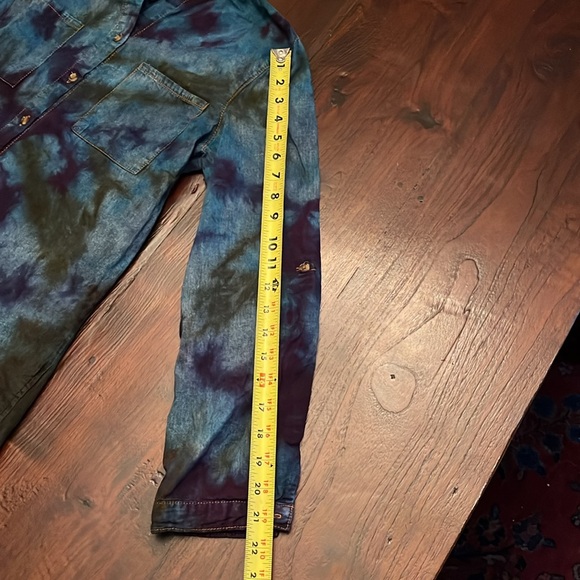 Tie-Dye Denim Long Shirt Women’s Size Medium - Picture 6 of 6